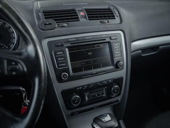 Skoda Octavia II (A5) Рестайлинг с пробегом 2012 года, цена 799 000 рублей, 236000 км, лифтбек, Автокод Объявления