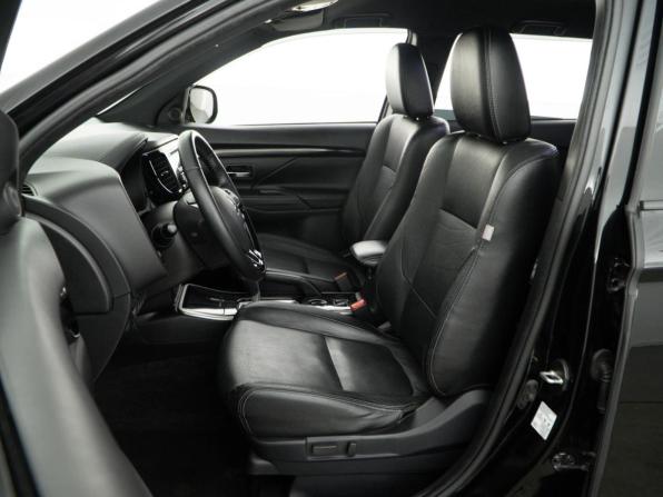 Mitsubishi Outlander III Рестайлинг 3 с пробегом 2021 года, цена 2 399 055 рублей, 36876 км, внедорожник, Автокод Объявления