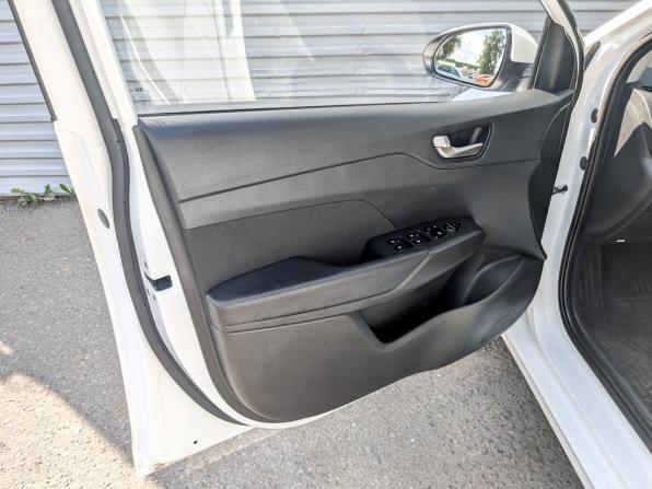 Hyundai Solaris II Рестайлинг с пробегом 2022 года, цена 1 635 000 рублей, 87845 км, седан, Автокод Объявления