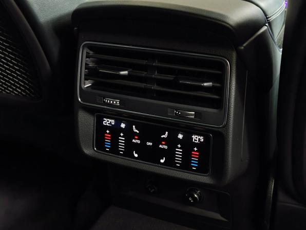 Audi Q8 I (4M) Рестайлинг с пробегом 2024 года, цена 10 999 000 рублей, 29562 км, внедорожник, Автокод Объявления