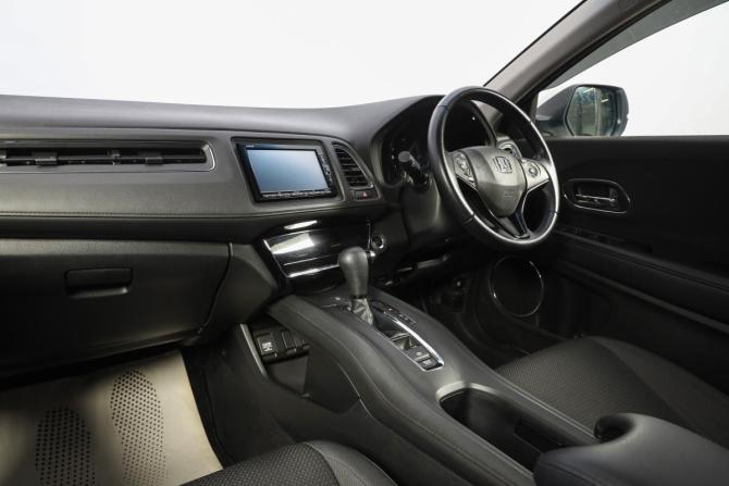Honda Vezel I Рестайлинг с пробегом 2018 года, цена 1 999 000 рублей, 104220 км, внедорожник, Автокод Объявления