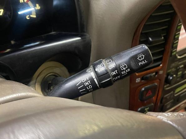 Lexus LX II с пробегом 2002 года, цена 1 749 000 рублей, 301878 км, внедорожник, Автокод Объявления