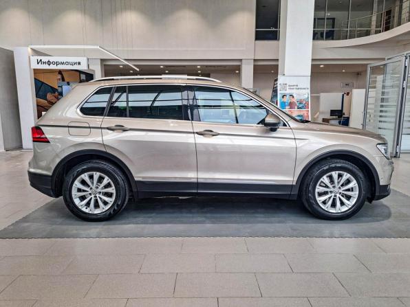 Volkswagen Tiguan II с пробегом 2018 года, цена 2 900 000 рублей, 54028 км, внедорожник, Автокод Объявления