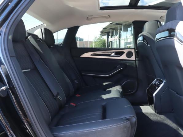 Hongqi H9 I с пробегом 2023 года, цена 4 300 000 рублей, 1826 км, седан, Автокод Объявления