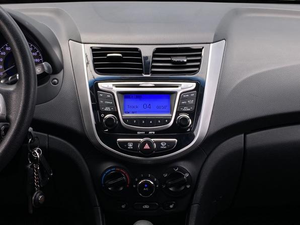 Hyundai Solaris I с пробегом 2012 года, цена 699 000 рублей, 258074 км, седан, Автокод Объявления