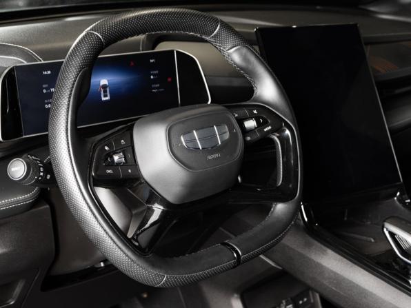 Geely Atlas II с пробегом 2023 года, цена 2 129 854 рубля, 55700 км, внедорожник, Автокод Объявления
