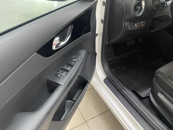 Kia Cerato IV Рестайлинг с пробегом 2021 года, цена 2 140 000 рублей, 38823 км, седан, Автокод Объявления