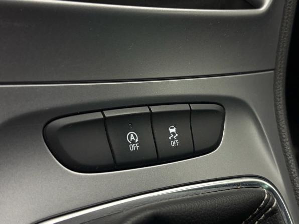 Opel Astra K с пробегом 2017 года, цена 1 125 900 рублей, 141809 км, универсал, Автокод Объявления