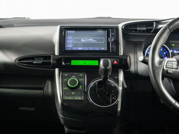 Toyota Wish II Рестайлинг с пробегом 2012 года, цена 1 215 000 рублей, 202447 км, минивэн, Автокод Объявления