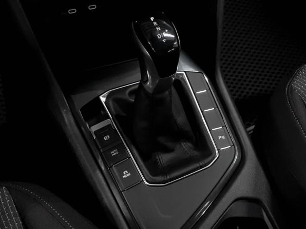 Volkswagen Tiguan II Рестайлинг с пробегом 2021 года, цена 2 790 000 рублей, 47774 км, внедорожник, Автокод Объявления