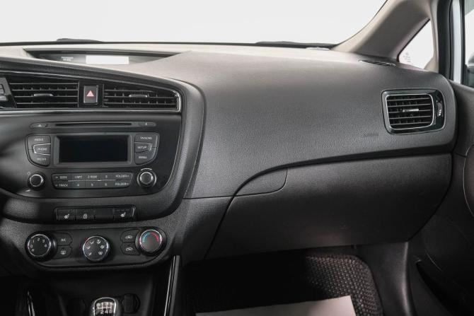 Kia Ceed II Рестайлинг с пробегом 2017 года, цена 1 349 000 рублей, 191000 км, хэтчбек, Автокод Объявления