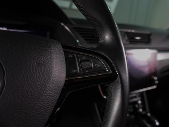 Skoda Superb III с пробегом 2019 года, цена 2 339 000 рублей, 204749 км, универсал, Автокод Объявления