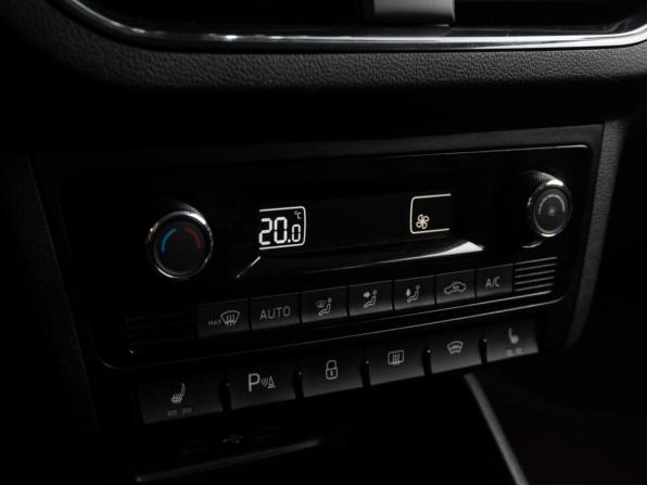 Volkswagen Polo V Рестайлинг с пробегом 2020 года, цена 1 365 000 рублей, 118303 км, седан, Автокод Объявления