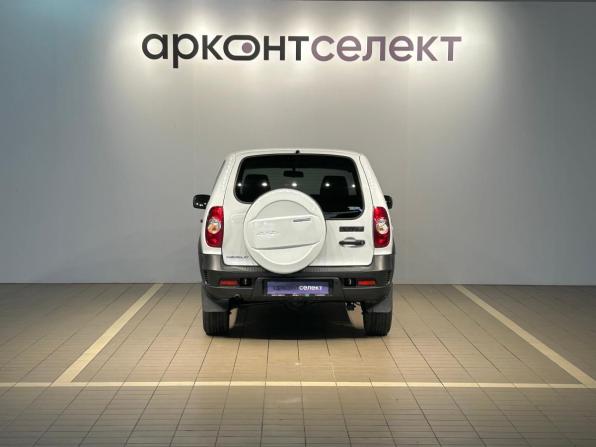 Chevrolet Niva I Рестайлинг с пробегом 2018 года, цена 770 000 рублей, 163025 км, внедорожник, Автокод Объявления