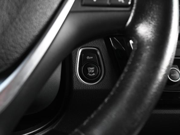 BMW 3 серии VI (F3x) Рестайлинг с пробегом 2017 года, цена 2 120 000 рублей, 156524 км, седан, Автокод Объявления
