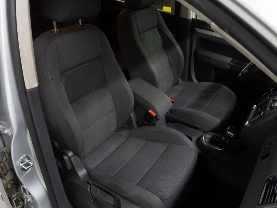 Volkswagen Touran I Рестайлинг Тюмень  - изображение 17