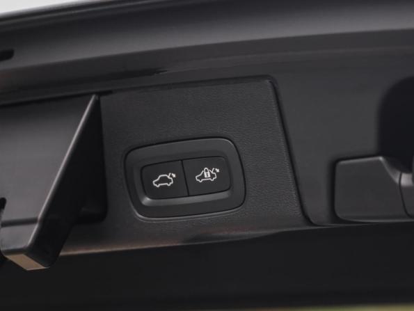 Volvo XC60 II с пробегом 2020 года, цена 3 060 231 рубль, 147948 км, внедорожник, Автокод Объявления