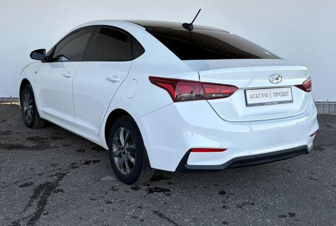 Hyundai Solaris II с пробегом 2018 года, цена 849 000 рублей, 161734 км, седан, Автокод Объявления