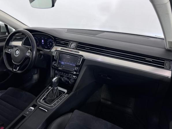 Volkswagen Passat B8 с пробегом 2017 года, цена 2 120 000 рублей, 134851 км, седан, Автокод Объявления