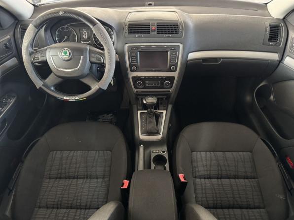 Skoda Octavia II (A5) Рестайлинг с пробегом 2011 года, цена 580 000 рублей, 293348 км, лифтбек, Автокод Объявления