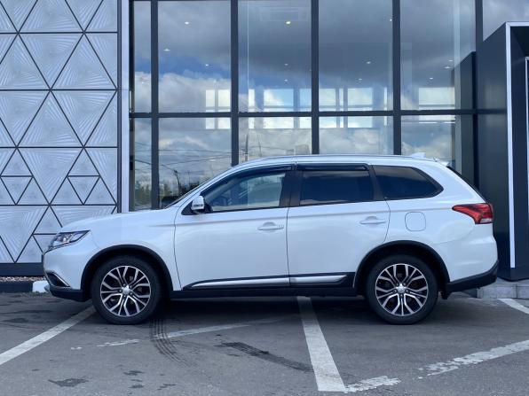 Mitsubishi Outlander III Рестайлинг 2 с пробегом 2017 года, цена 1 599 000 рублей, 235190 км, внедорожник, Автокод Объявления