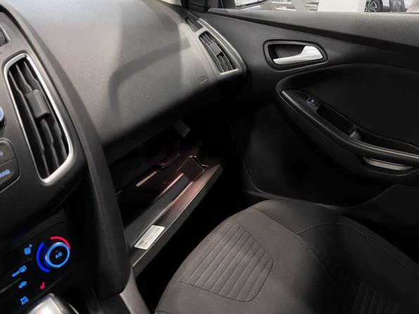 Ford Focus III Рестайлинг с пробегом 2016 года, цена 935 000 рублей, 179731 км, универсал, Автокод Объявления