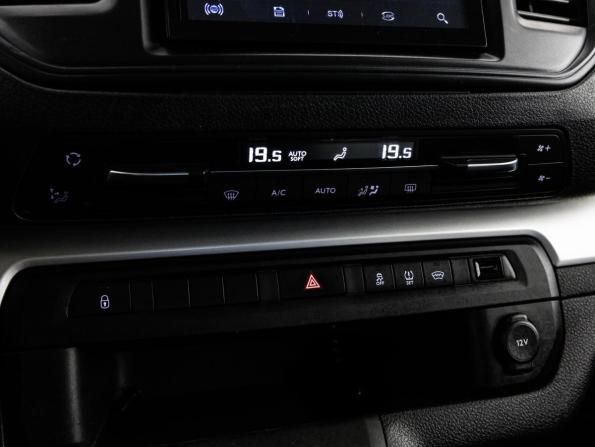 Peugeot Traveller I с пробегом 2019 года, цена 2 299 000 рублей, 210324 км, минивэн, Автокод Объявления