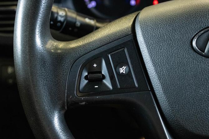 Hyundai Solaris I с пробегом 2012 года, цена 829 000 рублей, 212052 км, седан, Автокод Объявления