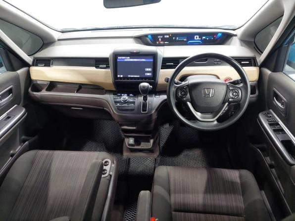Honda Freed II с пробегом 2017 года, цена 1 399 000 рублей, 120953 км, компактвэн, Автокод Объявления
