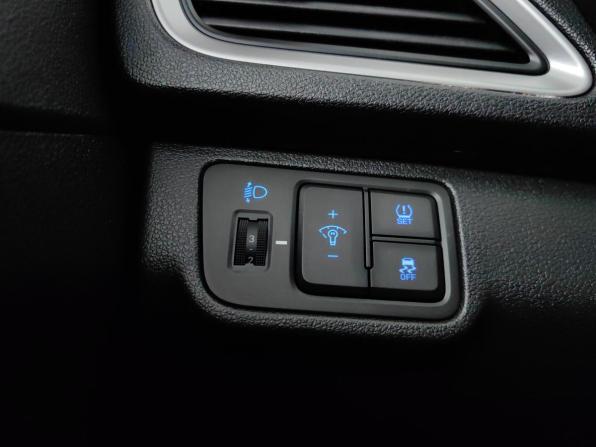 Hyundai Solaris II с пробегом 2017 года, цена 1 429 000 рублей, 82759 км, седан, Автокод Объявления