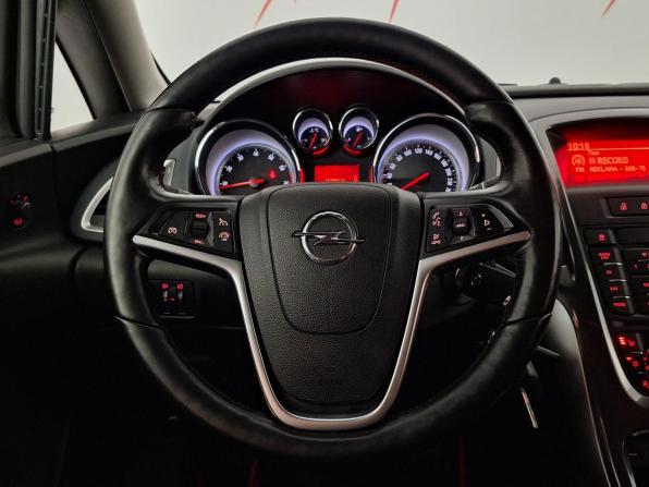 Opel Astra J Рестайлинг с пробегом 2013 года, цена 765 000 рублей, 175483 км, хэтчбек, Автокод Объявления