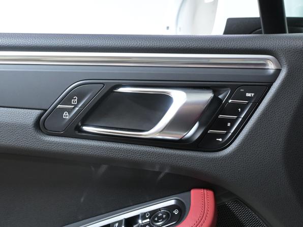 Porsche Macan I Рестайлинг 2 с пробегом 2021 года, цена 5 685 000 рублей, 53350 км, внедорожник, Автокод Объявления