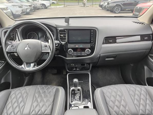 Mitsubishi Outlander III Рестайлинг 3 с пробегом 2022 года, цена 3 440 000 рублей, 34453 км, внедорожник, Автокод Объявления