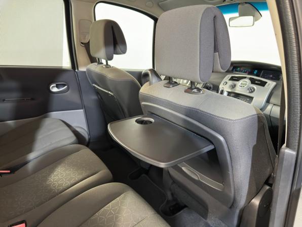Renault Scenic II Рестайлинг с пробегом 2008 года, цена 639 900 рублей, 175007 км, компактвэн, Автокод Объявления