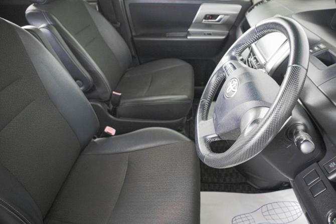 Toyota Voxy II (R70) Рестайлинг с пробегом 2012 года, цена 599 000 рублей, 149828 км, минивэн, Автокод Объявления