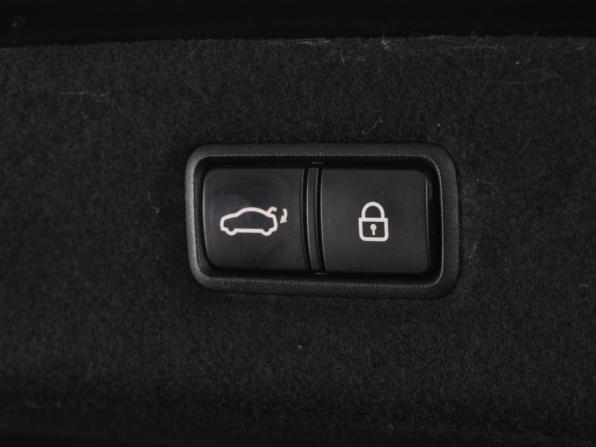 Genesis G90 I с пробегом 2016 года, цена 3 299 000 рублей, 180287 км, седан, Автокод Объявления