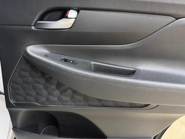 Hyundai Santa Fe IV с пробегом 2019 года, цена 2 399 000 рублей, 180067 км, внедорожник, Автокод Объявления