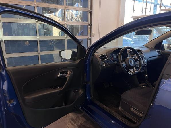 Volkswagen Polo V Рестайлинг с пробегом 2019 года, цена 1 365 000 рублей, 141471 км, седан, Автокод Объявления