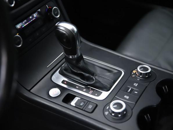 Volkswagen Touareg II с пробегом 2014 года, цена 2 050 000 рублей, 220049 км, внедорожник, Автокод Объявления