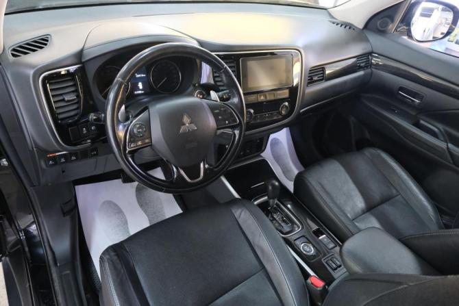 Mitsubishi Outlander III Рестайлинг 2 с пробегом 2018 года, цена 3 249 000 рублей, 111704 км, внедорожник, Автокод Объявления