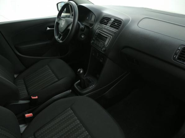 Volkswagen Polo V Рестайлинг с пробегом 2015 года, цена 1 035 000 рублей, 63500 км, седан, Автокод Объявления