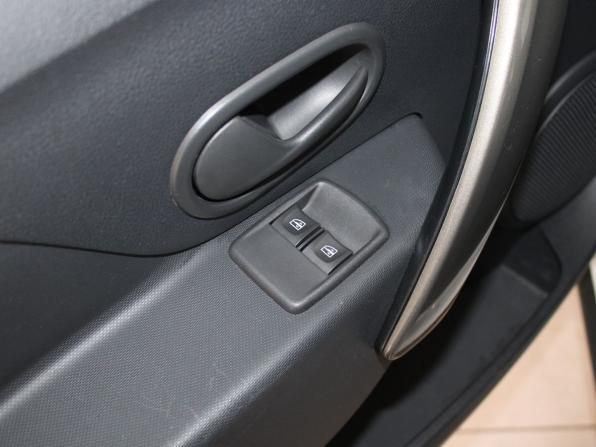 Renault Logan II Рестайлинг с пробегом 2022 года, цена 1 459 900 рублей, 39292 км, седан, Автокод Объявления