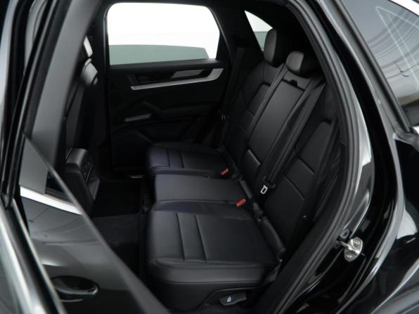 Porsche Cayenne III Рестайлинг с пробегом 2024 года, цена 15 497 077 рублей, 4442 км, внедорожник, Автокод Объявления