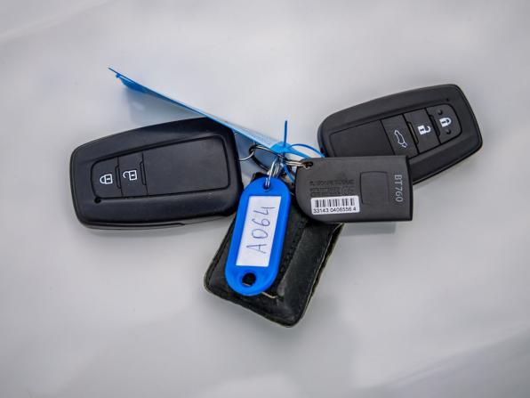 Toyota RAV4 V (XA50) с пробегом 2021 года, цена 3 298 000 рублей, 65699 км, внедорожник, Автокод Объявления