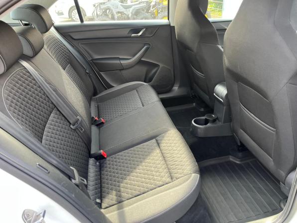 Skoda Rapid I с пробегом 2015 года, цена 948 800 рублей, 216083 км, лифтбек, Автокод Объявления