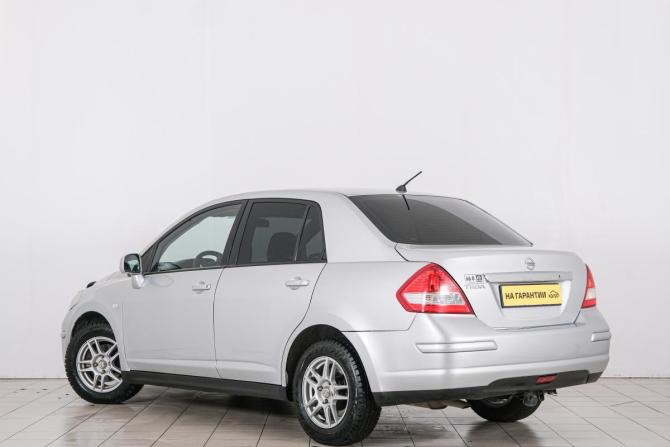 Nissan Tiida I Рестайлинг с пробегом 2010 года, цена 749 000 рублей, 185000 км, седан, Автокод Объявления