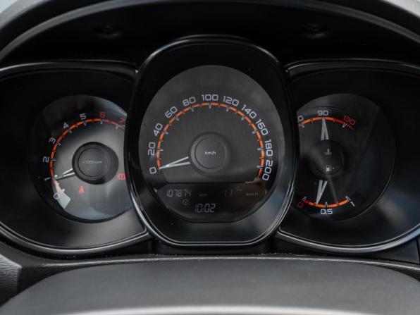 Lada (ВАЗ) Vesta I с пробегом 2021 года, цена 890 000 рублей, 107874 км, седан, Автокод Объявления
