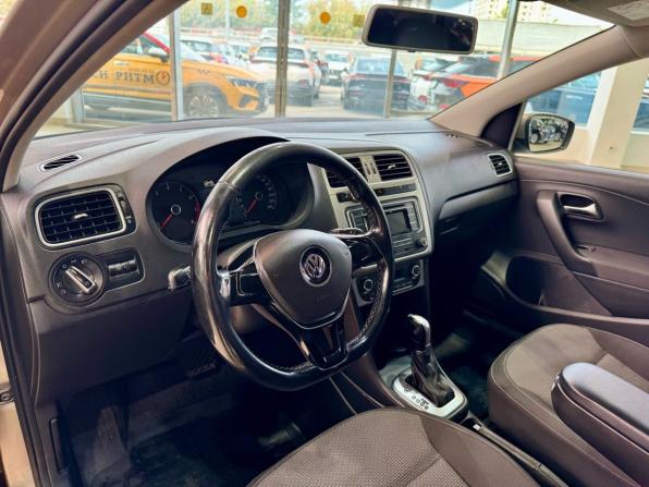 Volkswagen Polo V Рестайлинг с пробегом 2017 года, цена 1 085 000 рублей, 202389 км, седан, Автокод Объявления