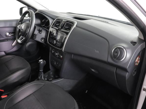 Renault Logan II Рестайлинг с пробегом 2019 года, цена 977 000 рублей, 61776 км, седан, Автокод Объявления
