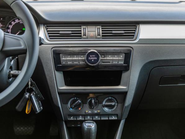 Skoda Rapid I Рестайлинг с пробегом 2017 года, цена 1 248 000 рублей, 92144 км, лифтбек, Автокод Объявления